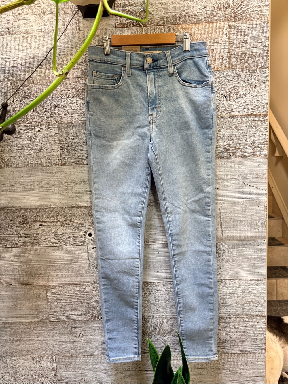 Levi's | NWT 720 High-Rise Super Skinny Light Wash Denim Jeans - Women's 26x27